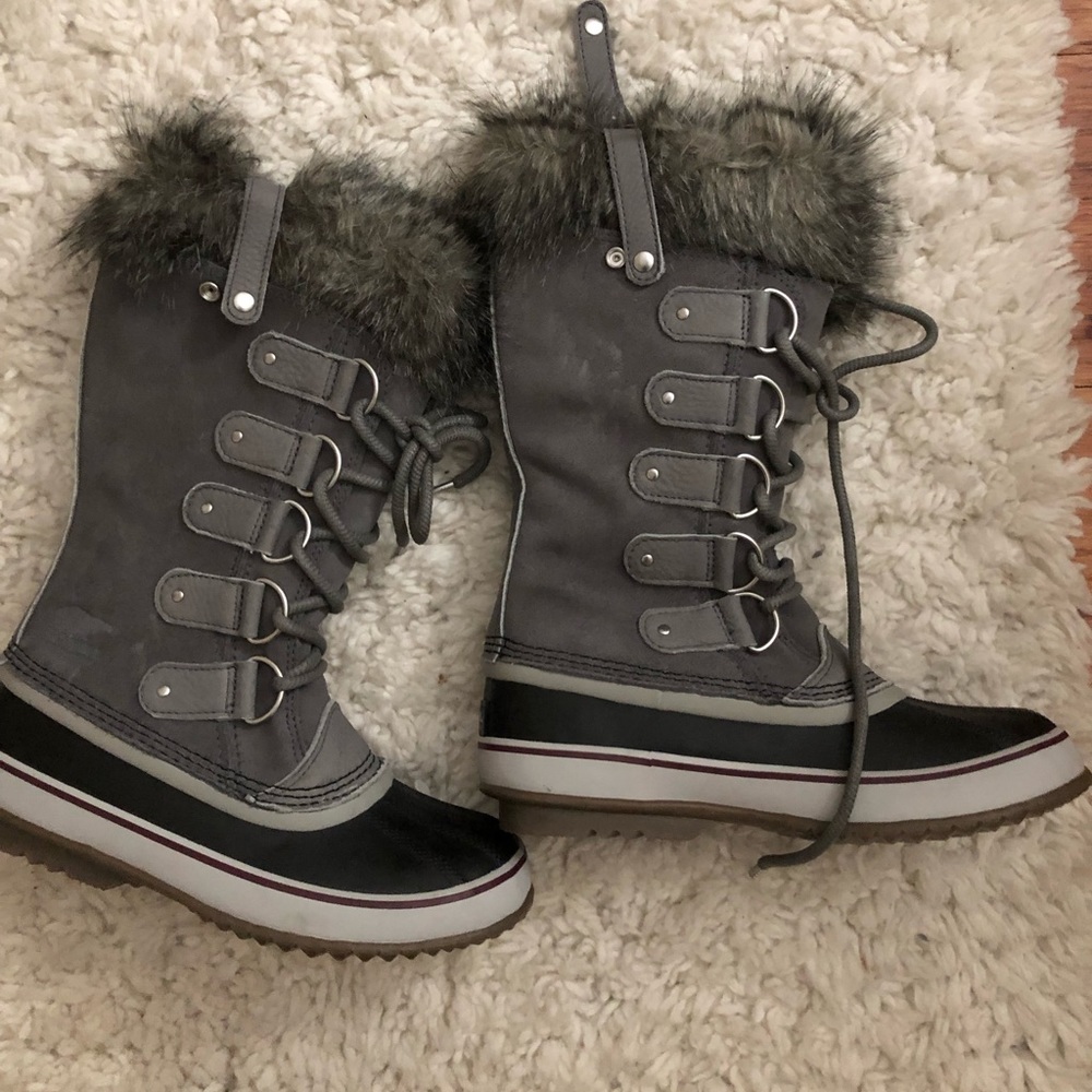 NEW AND NEVER WORN BEFORE SOREL WINTER BOOTS